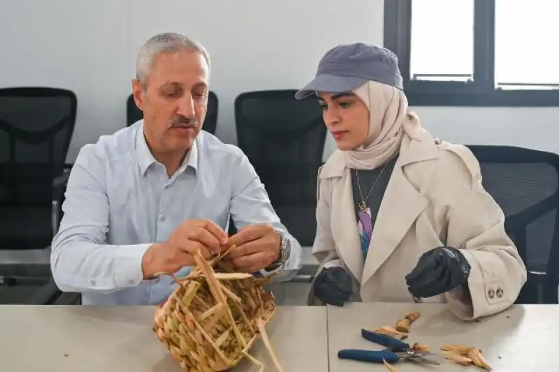 Rektör Eren, Asi Nehri Ve Gölbaşı Gölü'nde Yürütülen Su Sümbülü Rehabilitasyon çalışmalarını Yerinde Inceledi