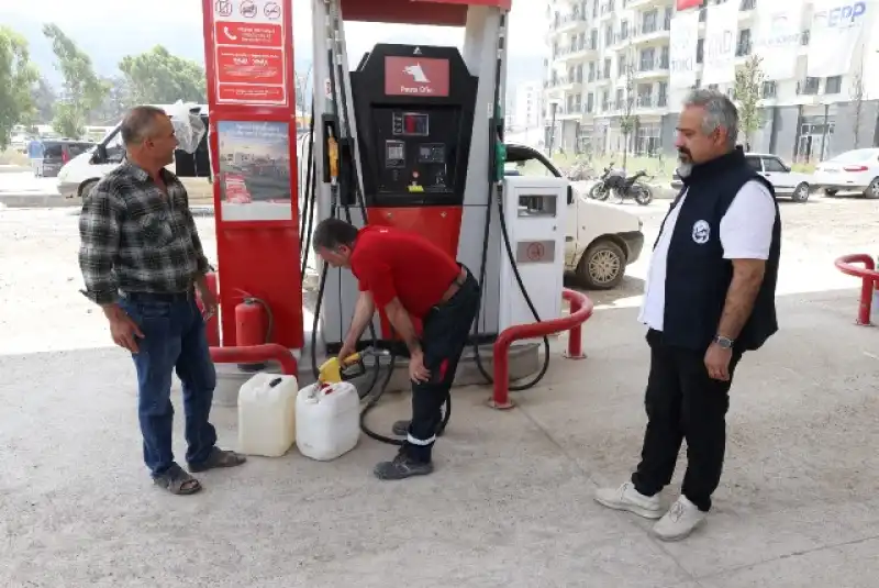 HBB ÜRETEN ÇİFTÇİNİN YANINDA 