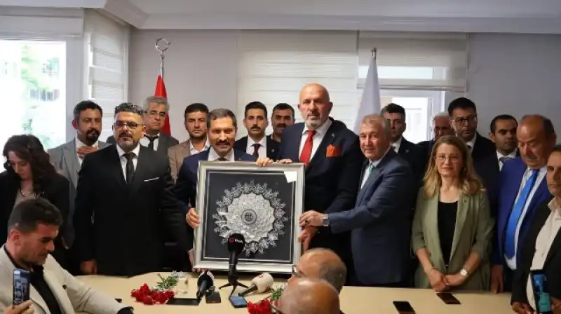 Gönüllerin Ve Şehrin Valisine Anlamlı Ödül:  Mustafa Masatlı “Asrın Valisi” Seçildi!