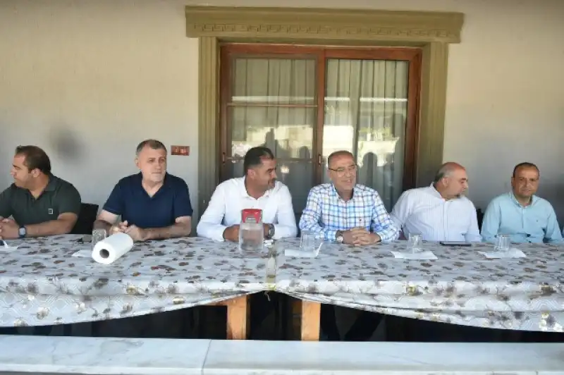 Yapar, Tanışma Mahallesi’nde Mahalle Sakinleriyle Bir Araya Geldi