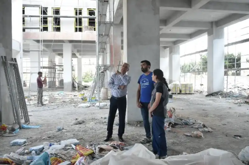 Başkan Yapar, Akasya Mahallesi Çok Amaçlı Salon, Pazar Yeri Ve Yeni Hizmet Binası’nda Çalışmaları İnceledi