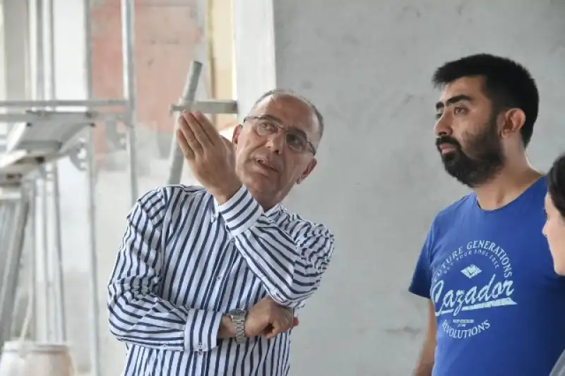 Başkan Yapar, Akasya Mahallesi Çok Amaçlı Salon, Pazar Yeri Ve Yeni Hizmet Binası’nda Çalışmaları İnceledi