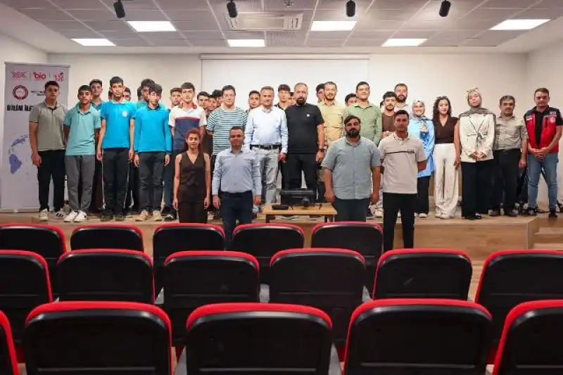 HMKÜ Geleceğin Mesleklerini Kırıkhan’da Tanıttı