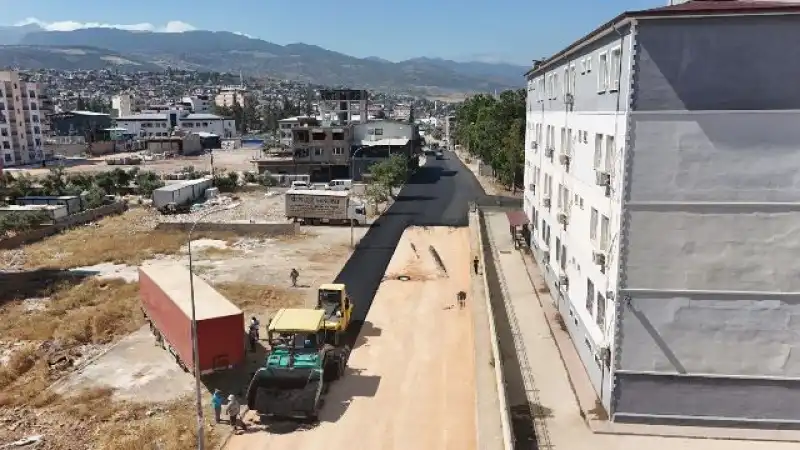 Başkan Çelik: “2027 Sonunda Kırıkhan’da Yol Sorunu Konuşulmayacak”