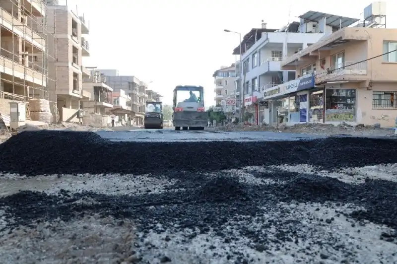 HBB, Arsuz’da Yol Çalışmalarını Sürdürüyor