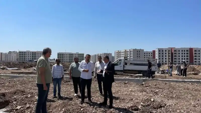 Başkan Çelik, Dört Ayrı Noktada Devam Eden Çalışmaları İnceledi