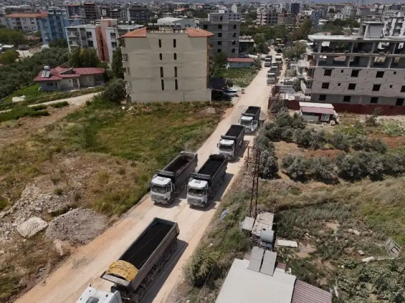 HBB, DEFNE’DE YOL ÇALIŞMALARINI SÜRDÜRÜYOR