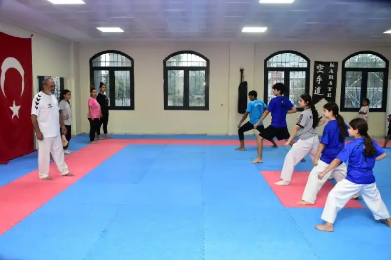 Antakya Belediyesi Karate Kursu Devam Ediyor