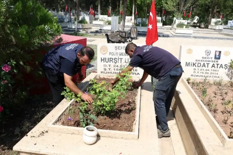 HBB'DEN 15 TEMMUZ KAHRAMANLARINA VEFA
