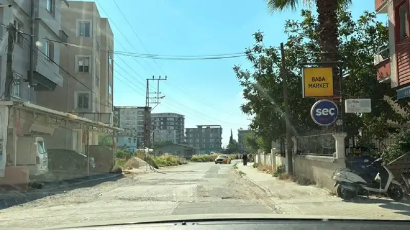HMKÜ HASTANESİ ACİL YOLU, ACİL HİZMET BEKLİYOR