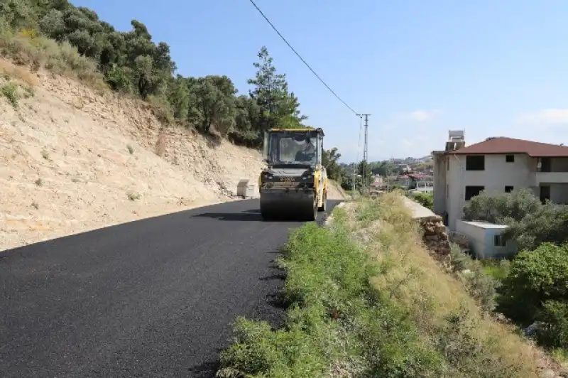 HBB'den Antakya Ve Defne'de Ulaşımı Güçlendirecek Yol Çalışmaları