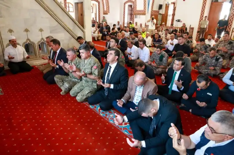 15 TEMMUZ KAHRAMANLARI HATAY’DA DUALARLA ANILDI 