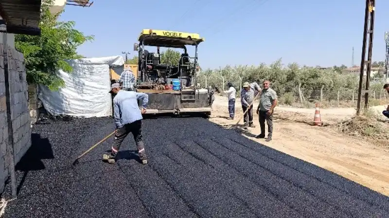 Başkan Çelik: “Altyapısı Tamamlanan Yolları Hızla Asfaltlıyoruz”