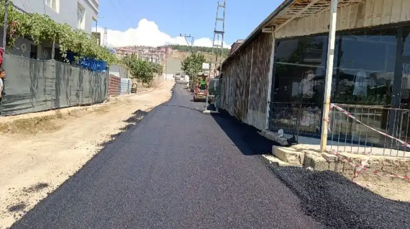 Başkan Çelik: “Altyapısı Tamamlanan Yolları Hızla Asfaltlıyoruz”