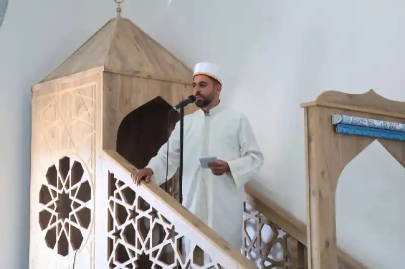 En Güzel Ezan Ve En Etkili Hutbe İçin Minbere Çıktılar