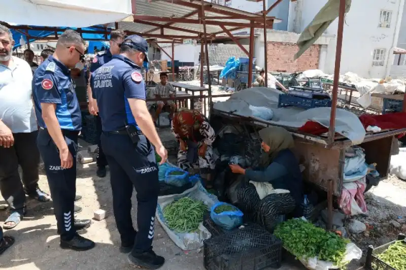Meydan Mahallesi'ndeki Esnaf, Geçici Yerlerine Taşındı