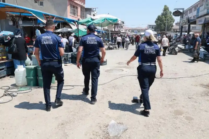 Meydan Mahallesi'ndeki Esnaf, Geçici Yerlerine Taşındı