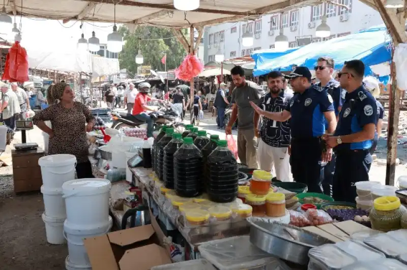 Meydan Mahallesi'ndeki Esnaf, Geçici Yerlerine Taşındı