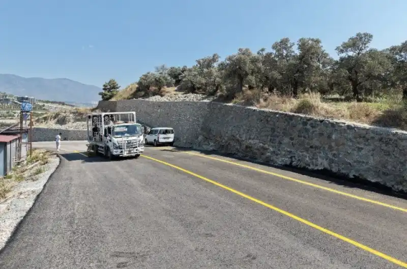 Antakya Doğanköy’de Beton Yol Çalışması Tamamlandı