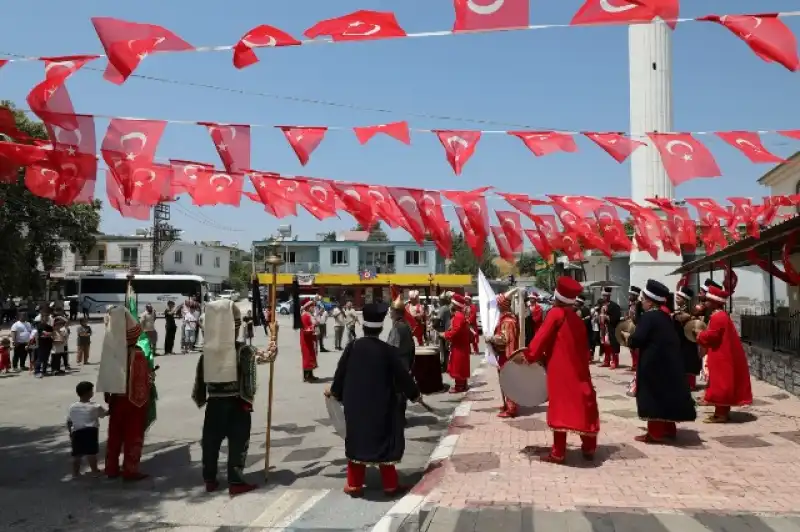HBB MEHTERANI ALTINÖZÜ’NDE ECDADIN İZİNİ YAŞATTI