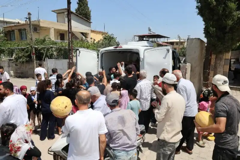 HBB’DEN VATANDAŞLARA 100 TON KAVUN