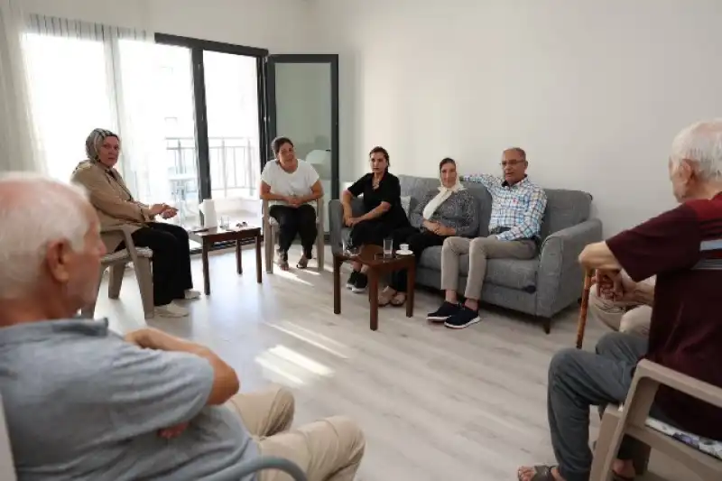 Başkan Yapar, Akevler Mahallesi Sakinlerini Ziyaret Etti