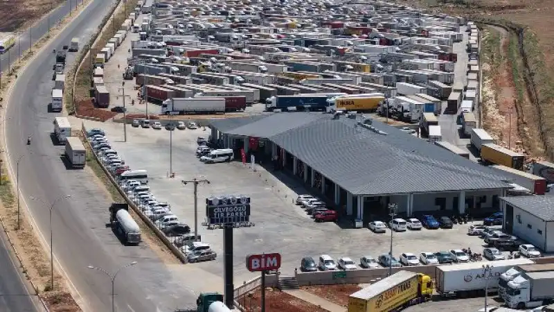 Cilvegözü Sınır Kapısı'nda Tır Parkı Hizmete Açıldı…