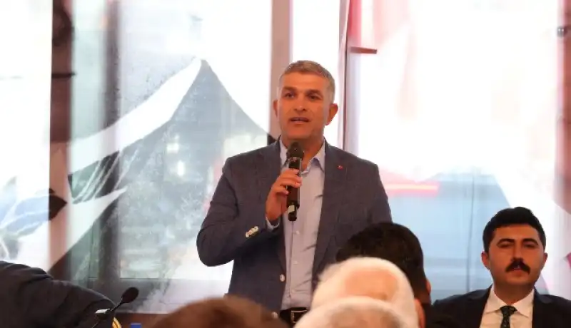 BAŞKAN ÖNTÜRK, YAYLADAĞILI MUHTARLARLA BULUŞTU
