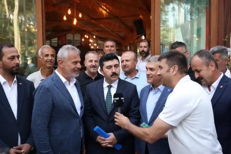 BAŞKAN ÖNTÜRK, YAYLADAĞILI MUHTARLARLA BULUŞTU