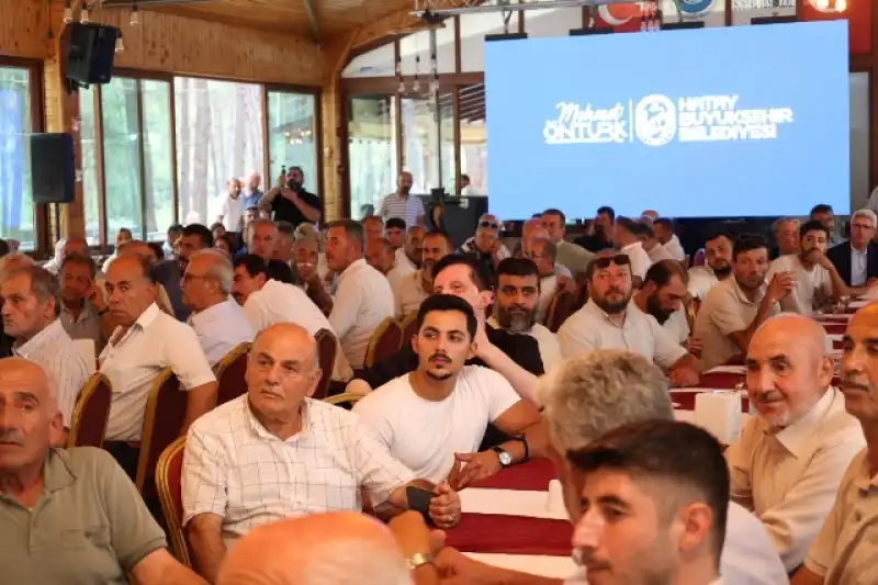 BAŞKAN ÖNTÜRK, YAYLADAĞILI MUHTARLARLA BULUŞTU