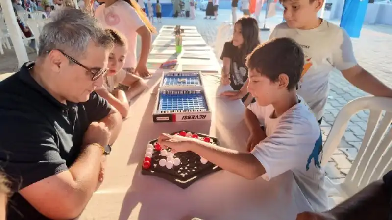 ‘Sokakta Oyun Var’ Etkinliği’nde Çocuklar Aileleriyle Birlikte Eğlendi