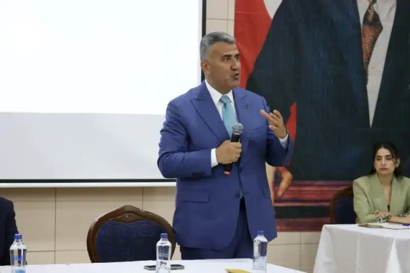Başkan Öntürk, 3 Farklı İlçede Yaptığı Toplantılarda Muhtarlarla Bir Araya Geldi