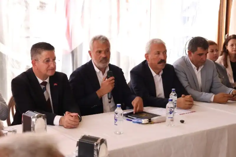 Başkan Öntürk, 3 Farklı İlçede Yaptığı Toplantılarda Muhtarlarla Bir Araya Geldi