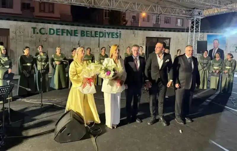 DEPREM ANNELERİ KOROSU’NDAN UNUTULMAZ KONSER