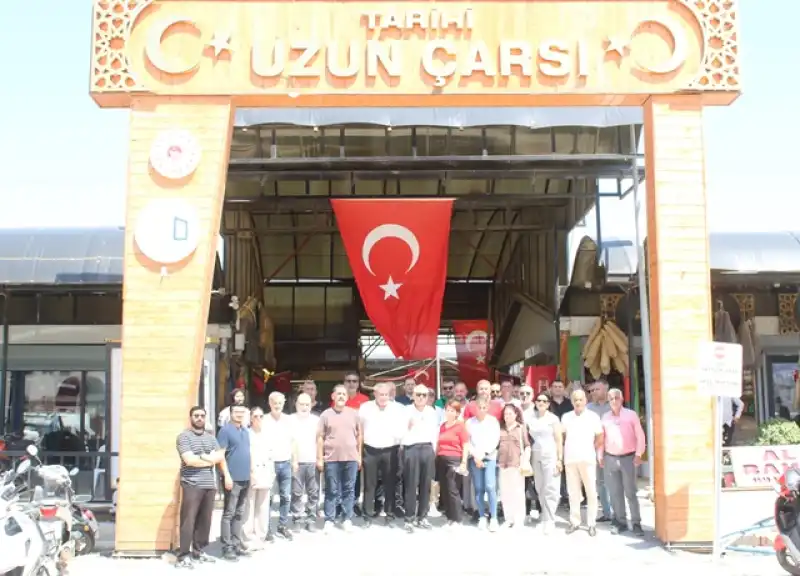 Tarihi Uzun Çarşı'da Çinçin Rüzgârı: Esnaftan Başkana Sıcak Karşılama