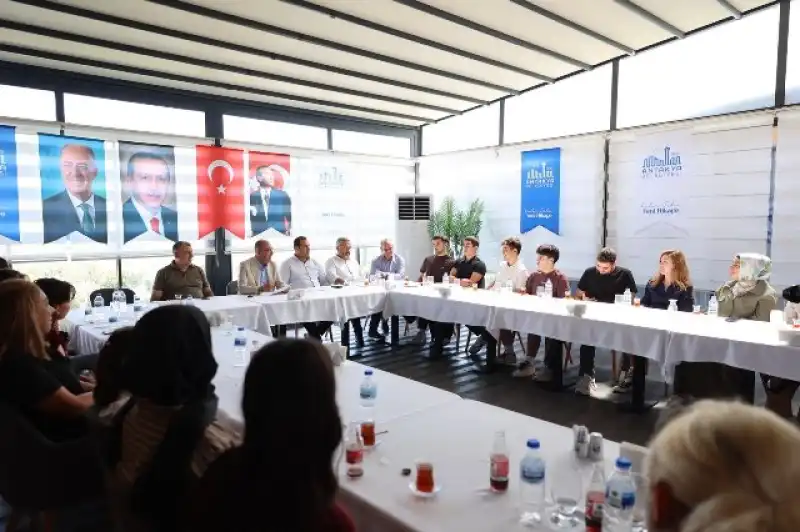 Başkan Yapar, YKS’de Dereceye Giren Öğrencilerle Bir Araya Geldi
