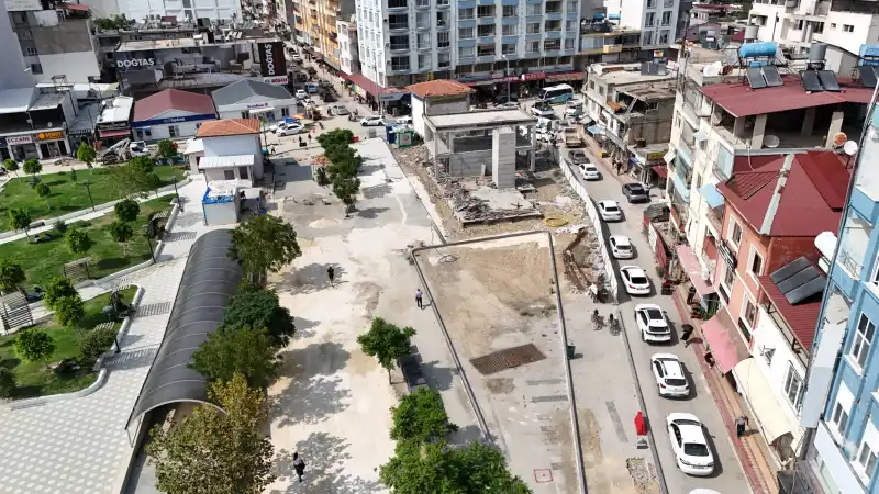 SAMANDAĞ'IN MERKEZİNE MODERN MEYDAN