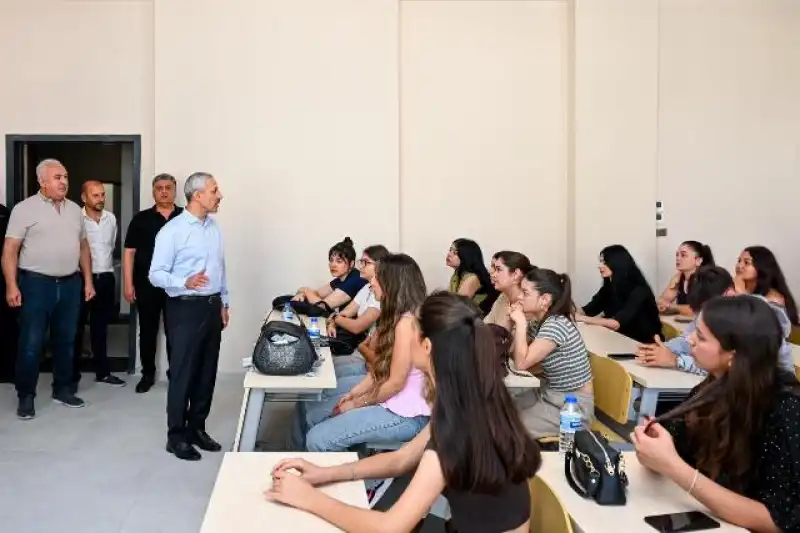 Rektör Eren, Yayladağı Sosyal Bilimler Meslek Yüksekokulunda Incelemelerde Bulundu