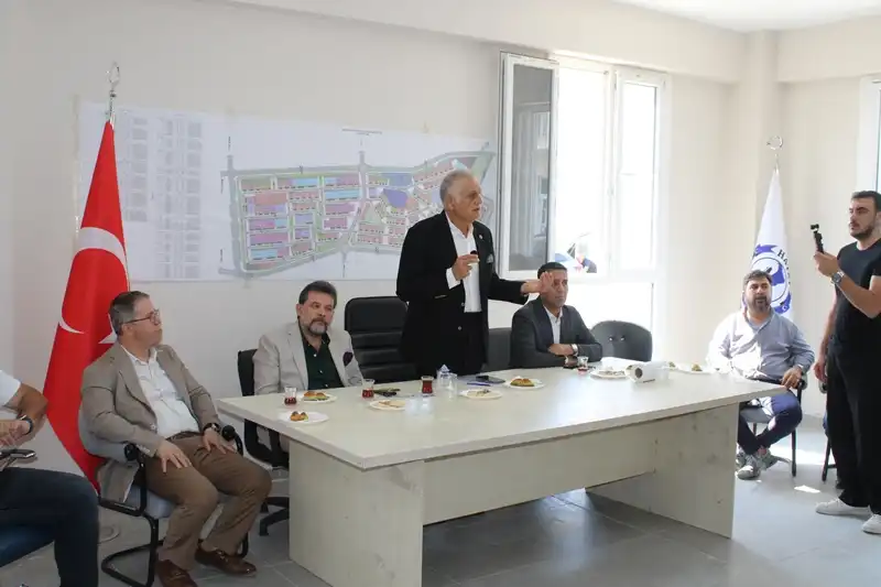 Çinçin’den Ayakkabıcılar Sanayi Sitesi’ne Ziyaret…