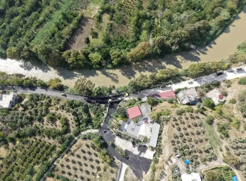 HBB’den Defne’de 8 Mahallede Yol Çalışması