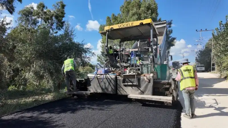 HBB’den Defne’de 8 Mahallede Yol Çalışması