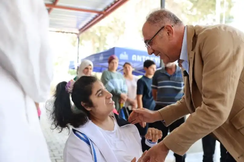Başkan Yapar, Çocuk Şenliği’nde Çocuklarla Birlikte Eğlendi