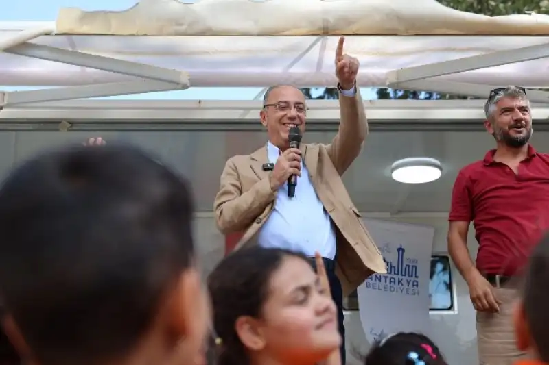 Başkan Yapar, Çocuk Şenliği’nde Çocuklarla Birlikte Eğlendi