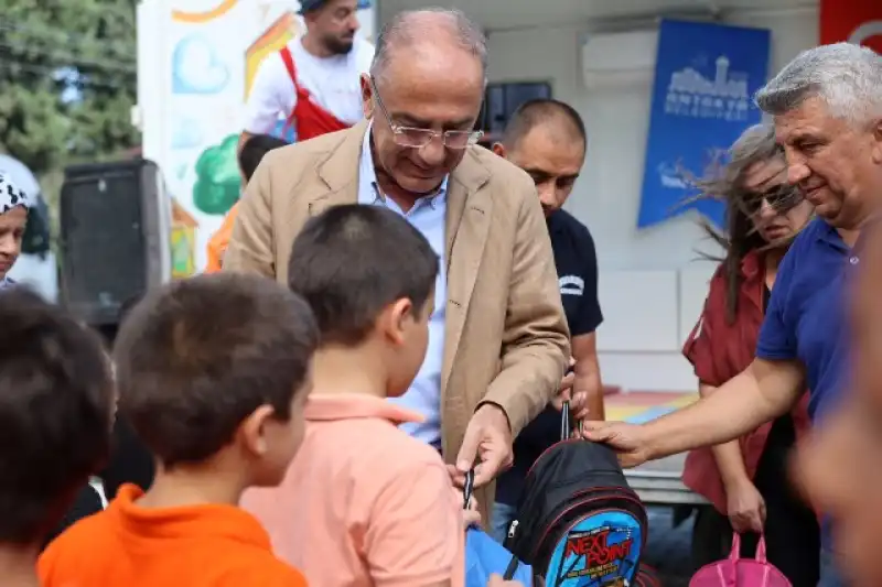 Başkan Yapar, Çocuk Şenliği’nde Çocuklarla Birlikte Eğlendi