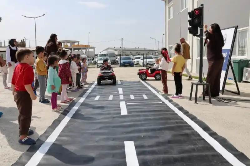 HBB’DEN ÇOCUKLARA TRAFİK EĞİTİMİ