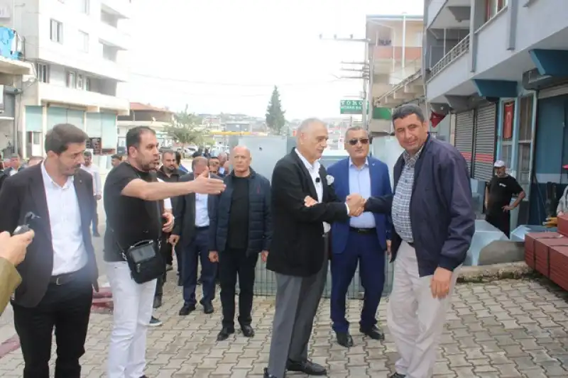 HATSO BAŞKANI HİKMET ÇİNÇİN ALTINÖZÜ ESNAFIYLA BİR ARAYA GELDİ