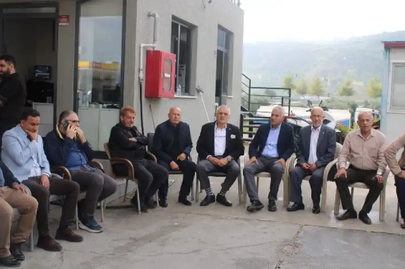HATSO BAŞKANI HİKMET ÇİNÇİN ALTINÖZÜ ESNAFIYLA BİR ARAYA GELDİ