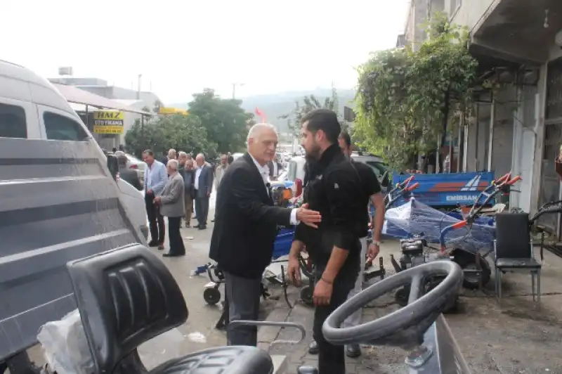 HATSO BAŞKANI HİKMET ÇİNÇİN ALTINÖZÜ ESNAFIYLA BİR ARAYA GELDİ