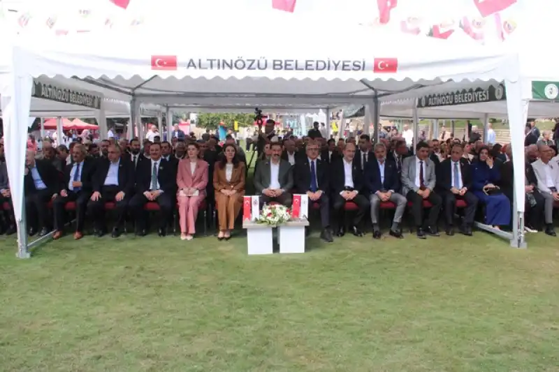 ALTINÖZÜ FESTİVALLE COŞTU…