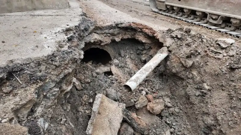 HATSU Yayladağı Karaköse’de 30 Yıllık Kanalizasyon Hattını Yeniliyor